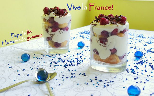 Un desert cu zmeură la pahar de ziua Franței…